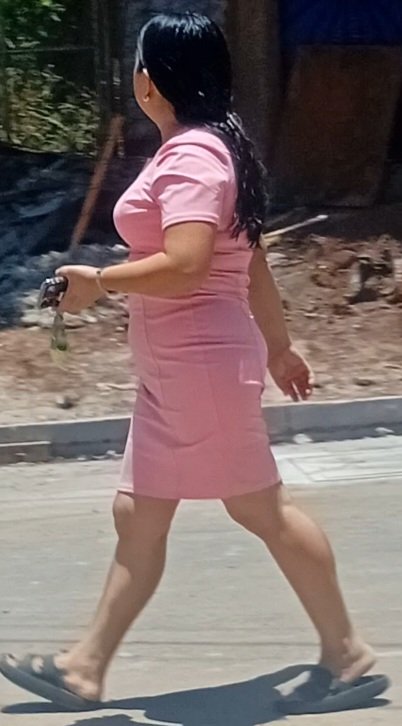 Voyeur denuevo a la milf, otra milf y colegiala