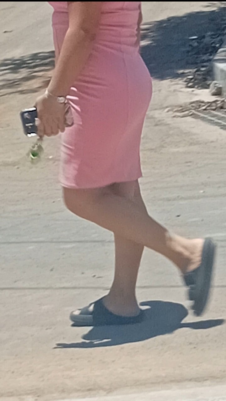 Voyeur denuevo a la milf, otra milf y colegiala