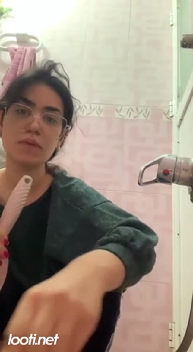 بدن نمایی دختر سکسی ایرانی همراه با چهره قسمت 2
