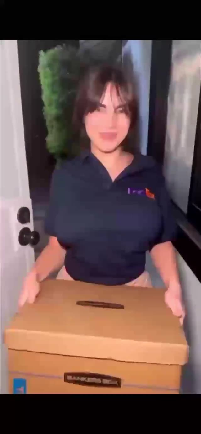 FedEx with the special delivery 😍🤤