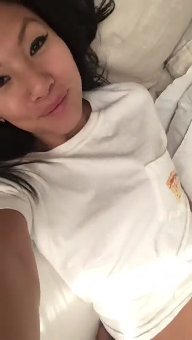 Solo Masturbating Asian Milf Slut with a Dildo Orgasm (Homemade) (Caseiro) Female Masturbation · vnG5UASW