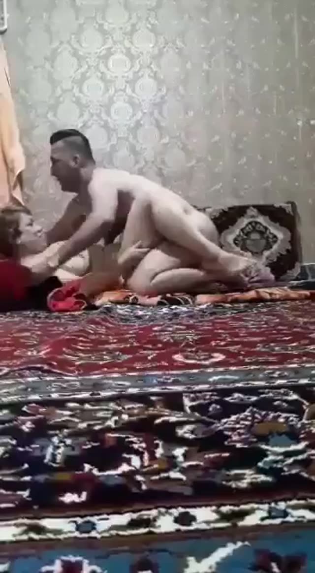 سکس زوج باحال وطنی رو فرش