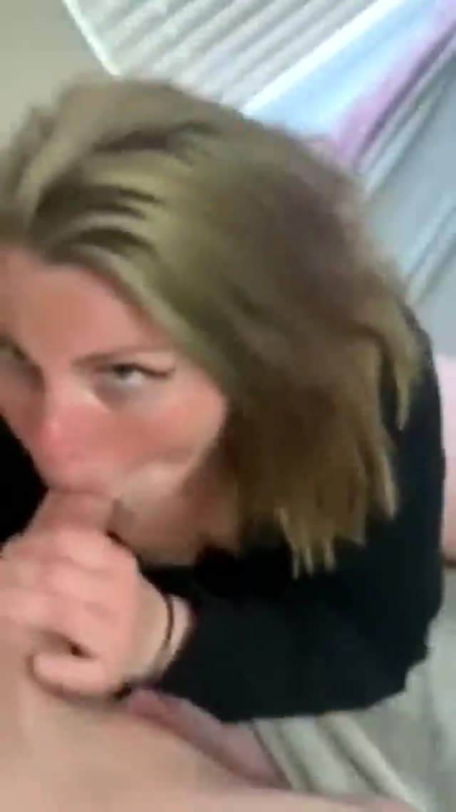 Slutty mom gets a nice facial