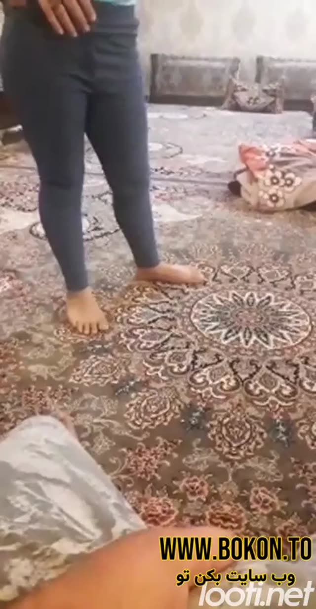 فیلم سکس ایرانی چند تا زوج گروپ زدن 2 تاشون میان برای یکی ساک میزنن و کون قمبل میکنن.mp4