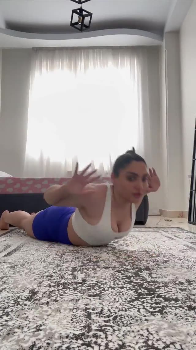آموزش حرکات ورزشی از دختر سکسی پارت سی