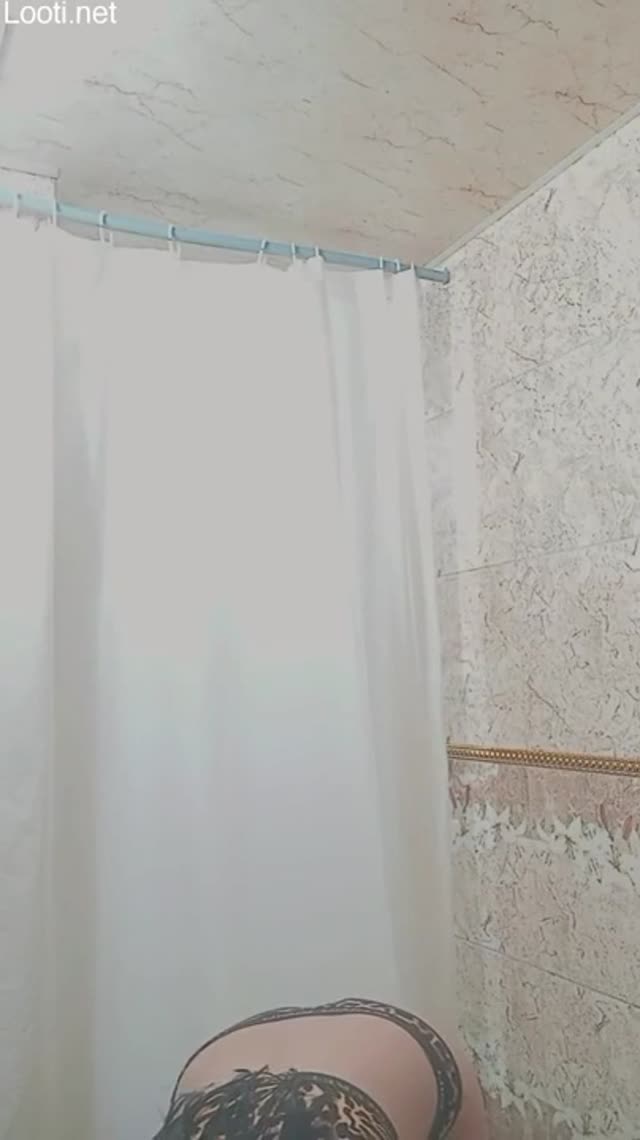 کف بازی پلنگ سکسی زیر دوش