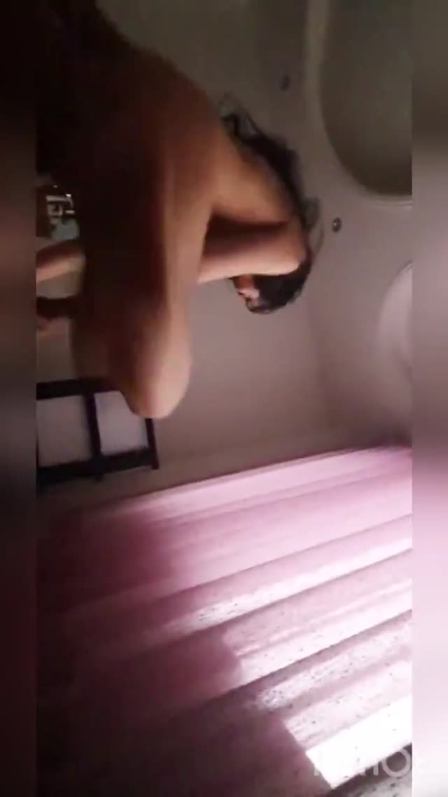 سکس و اسپنک زدن به کون دختر ایرانی