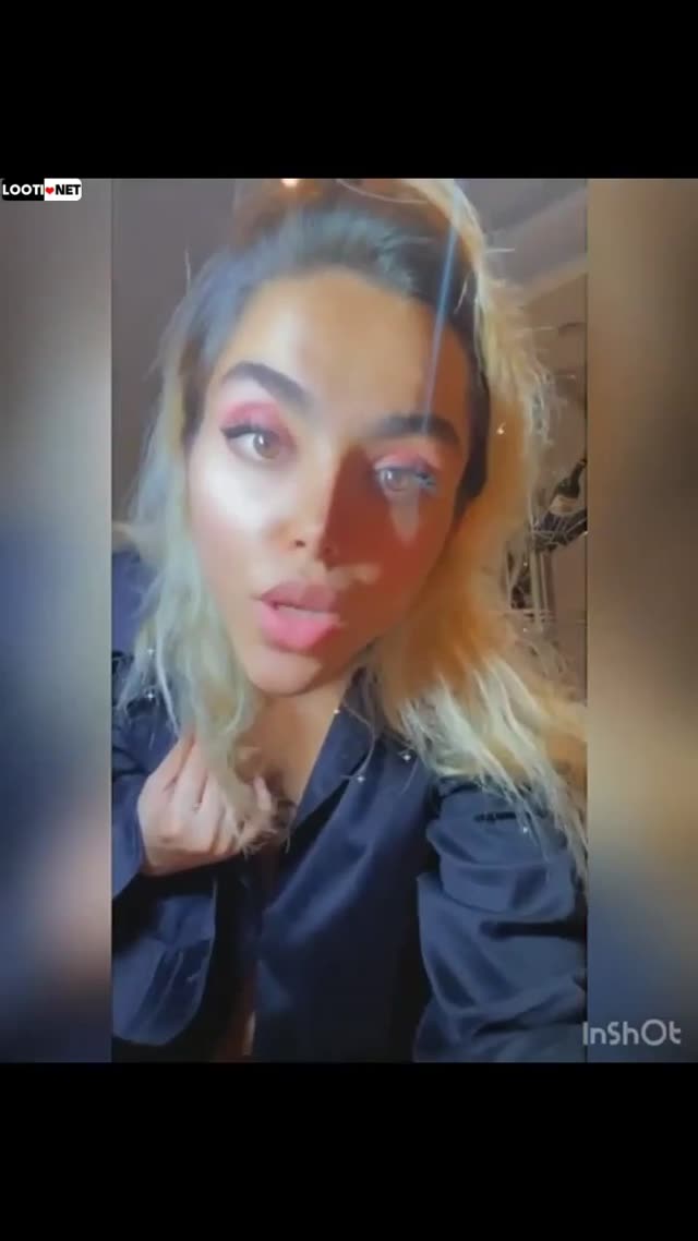 عسل تو حموم با بدن خیس کسشو میماله و شیک میزنه