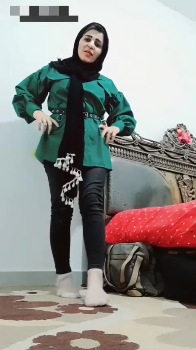 نمایش پا از خانم سکسی محجبه