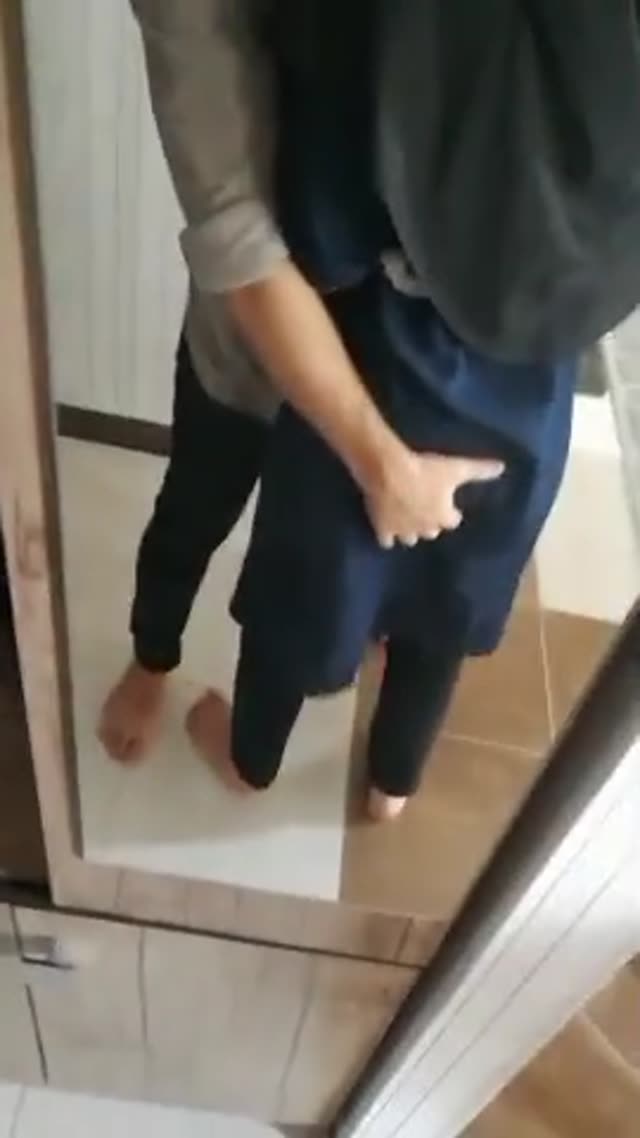 سکس و ساک زدن دوست دختر محجبه ایرانی