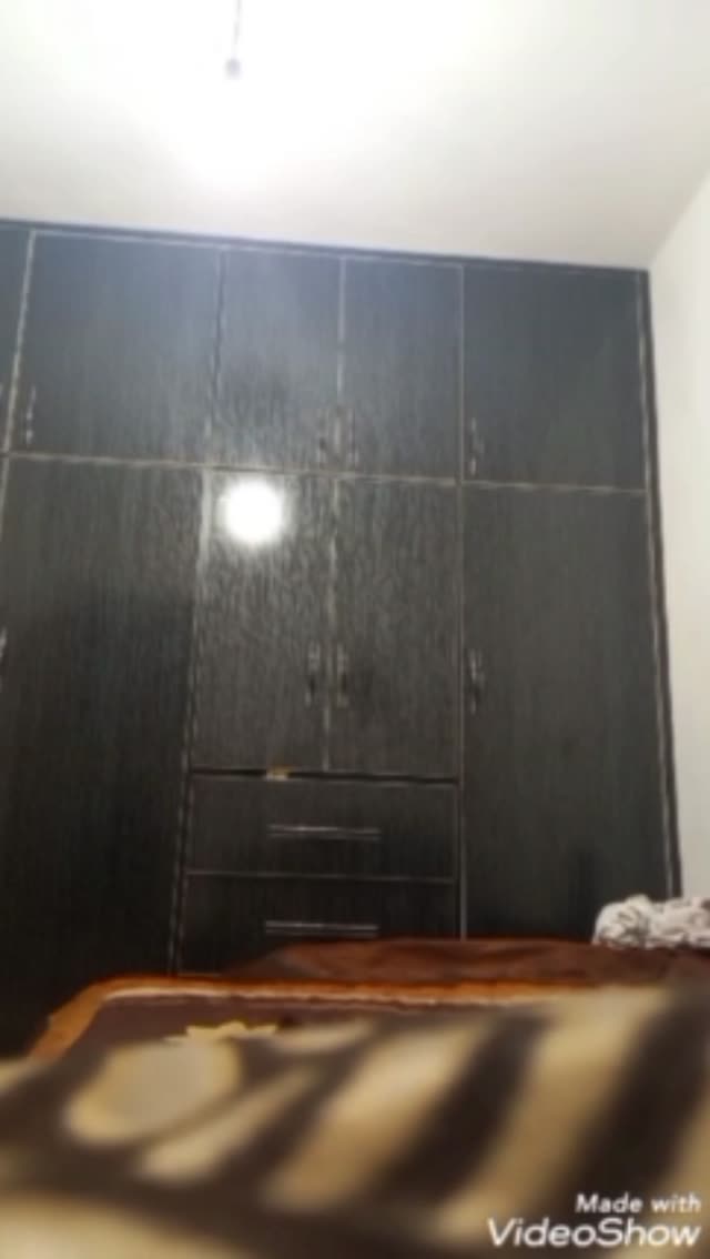 مخفی از لباس عوض کردن زن ایرانی