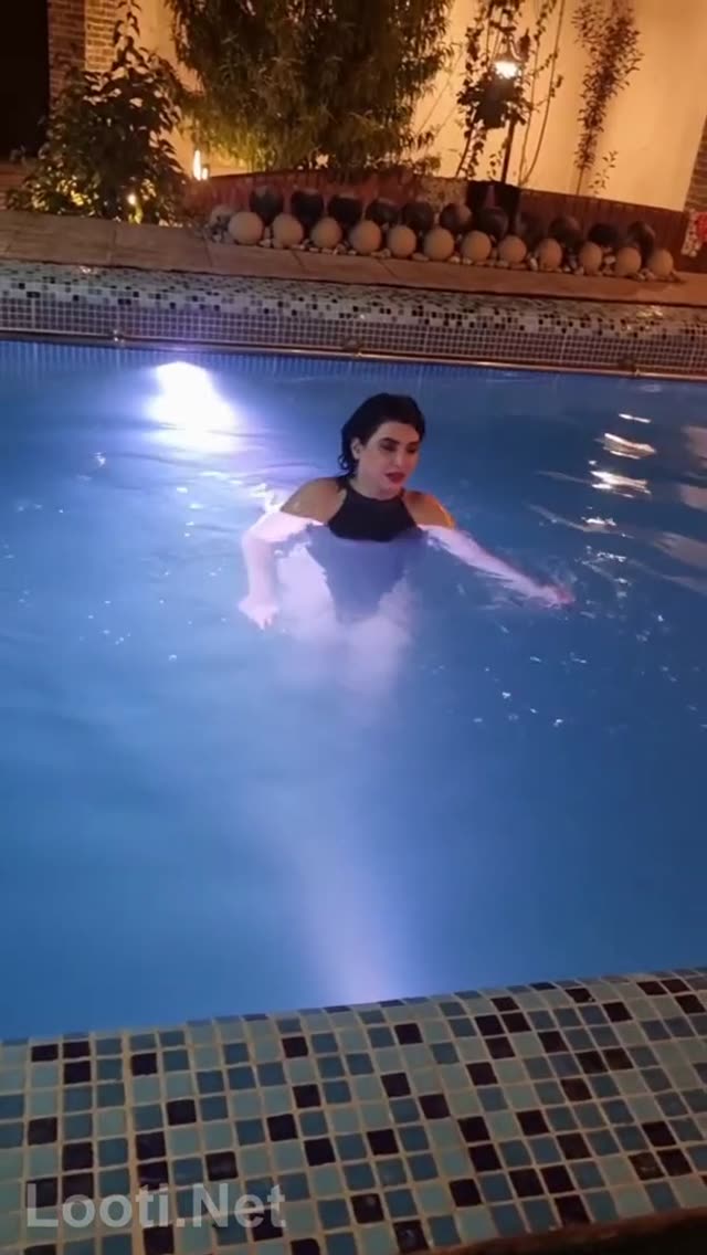 از پارتنرش تو استخر خانگی فیلم گرفته