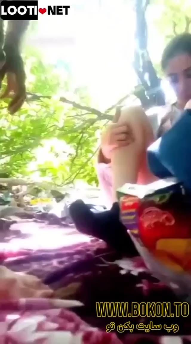 از سکس توی باغ واسه پسره ساک میزنه پاهاشو میده بالا میزنه توش.mp4