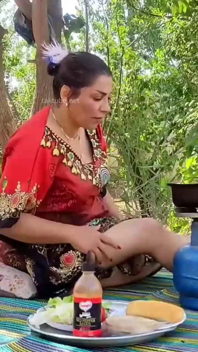 کلیپ مخفی از میلف گوشتی پارت بیست و یکم