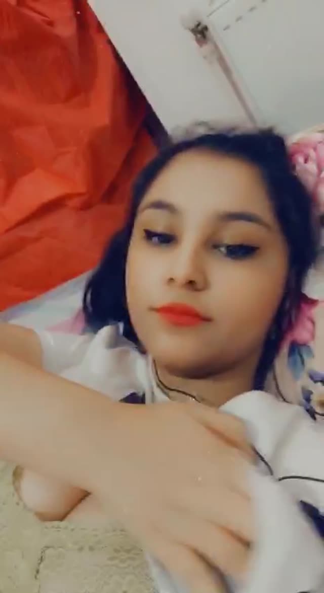 ممه نمایی شقایق دختر 19 ساله ایرانی