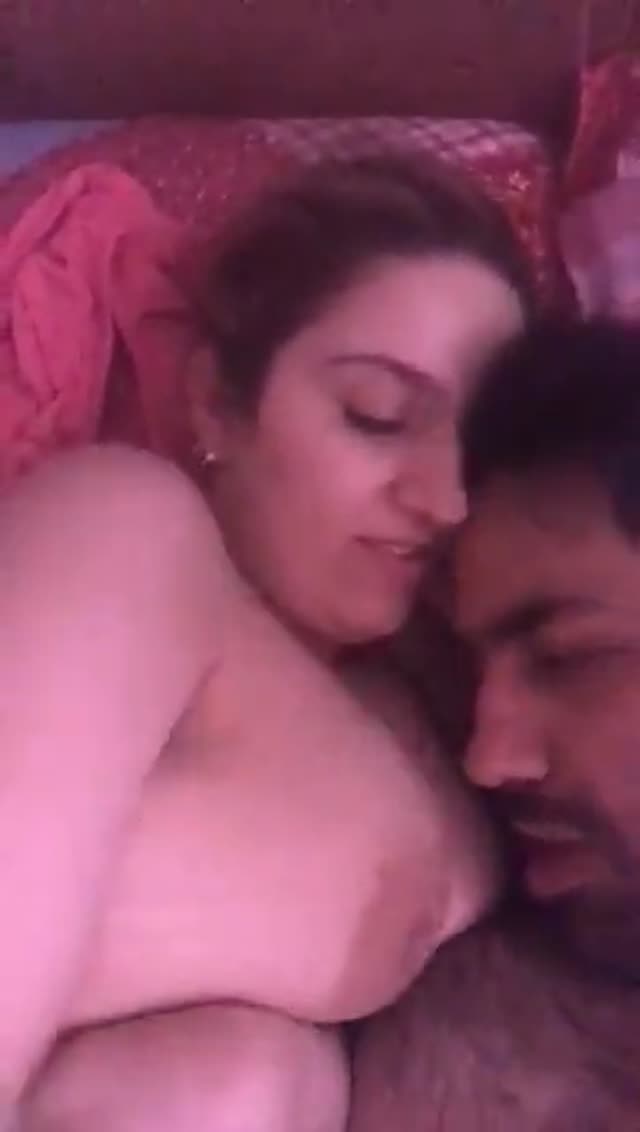 خوردن ممه از زوج ایرانی رو تخت