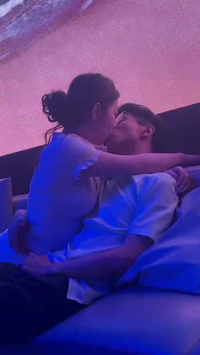 🐐الان خودم دلم می‌خواد بخورم برات دخترکم 🎀👅