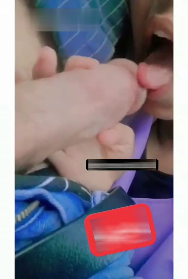 ساک زدن دوست دختر حشری تو ماشین