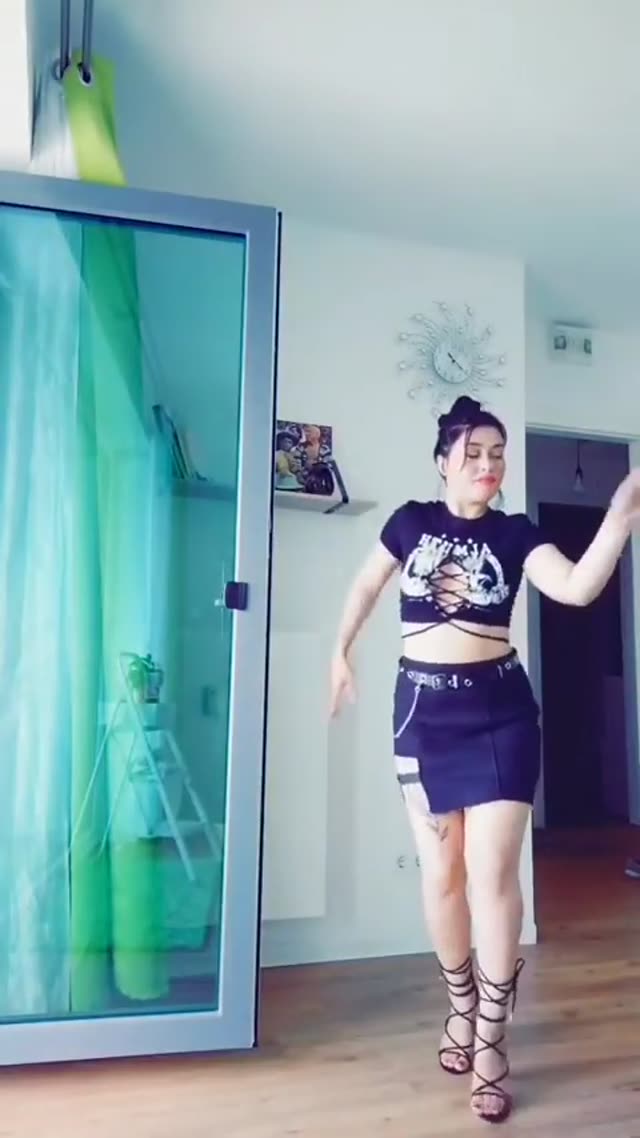👠👠 رقص افغانی با پاشنه بلند 👠👠