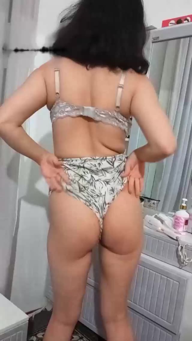 رقص سکسی از زن خوش اندام وطنی