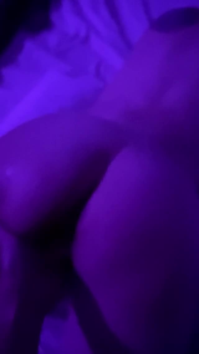 Fingering her amazing ass