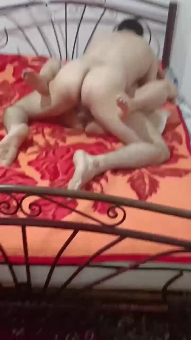 سکس دو نفره با خانم ایرانی رو تخت