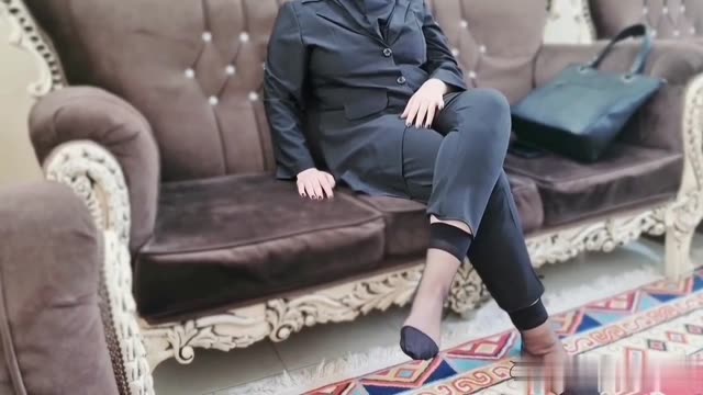پسره همکارش رو آورده خونه و لنگ در هوا از کون میکنتش