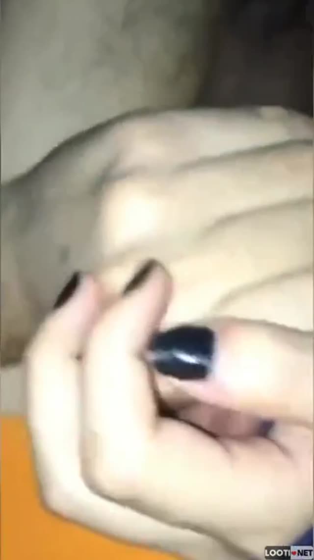 سکس با دوس دخترش حسابی خایه هاشو میخوره با چهره.mp4