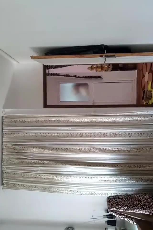 مخفی پشت درب از زن ایرانی تو حمام