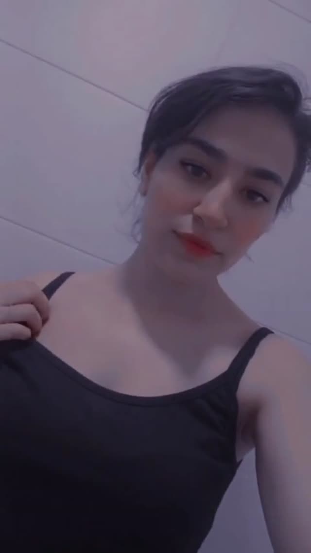 ممه نمایی تینیجر خوشگل ایرانی
