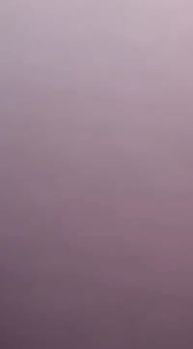 دختره ایرانی وسط خوردن خوابش برده😁 فیلمشو تو کامنتا گذاشتم