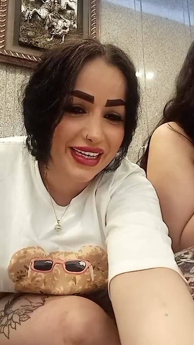 لایو رقص میلف سکسی تو مهمونی پارت اول