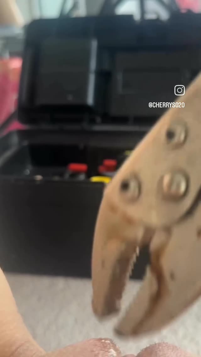آچار توی دستش، اختیار توی نگاهش🥶😬🥺👨🏻‍🔧