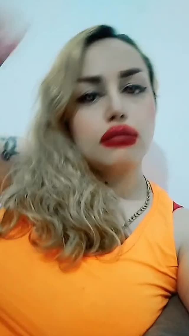 لایو سکسی لخت شدن میلف ایرانی