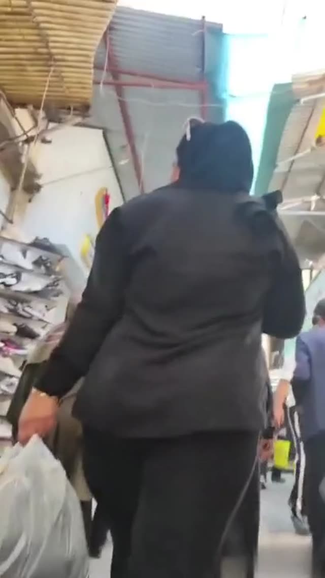 فیلم مخفی چاق کون رون گنده توی بازار 😍 🤤