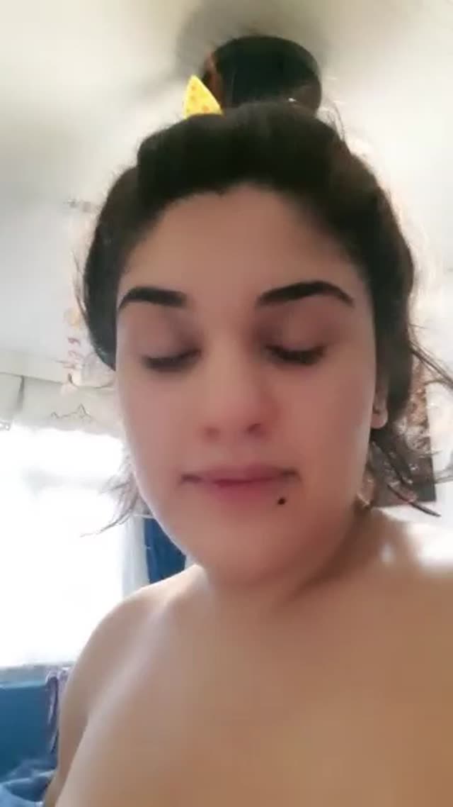اندام نمایی مادر و دختر سکسی و تپل