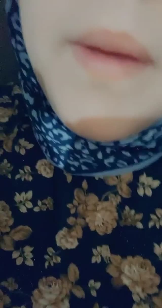 ساک زدن خانم محجبه ترک