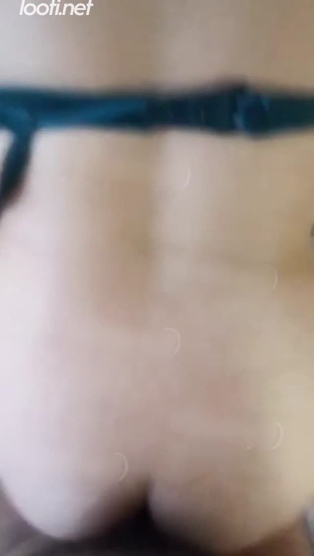 فیلم سکس ایرانی زنشو سرپایی میکنه