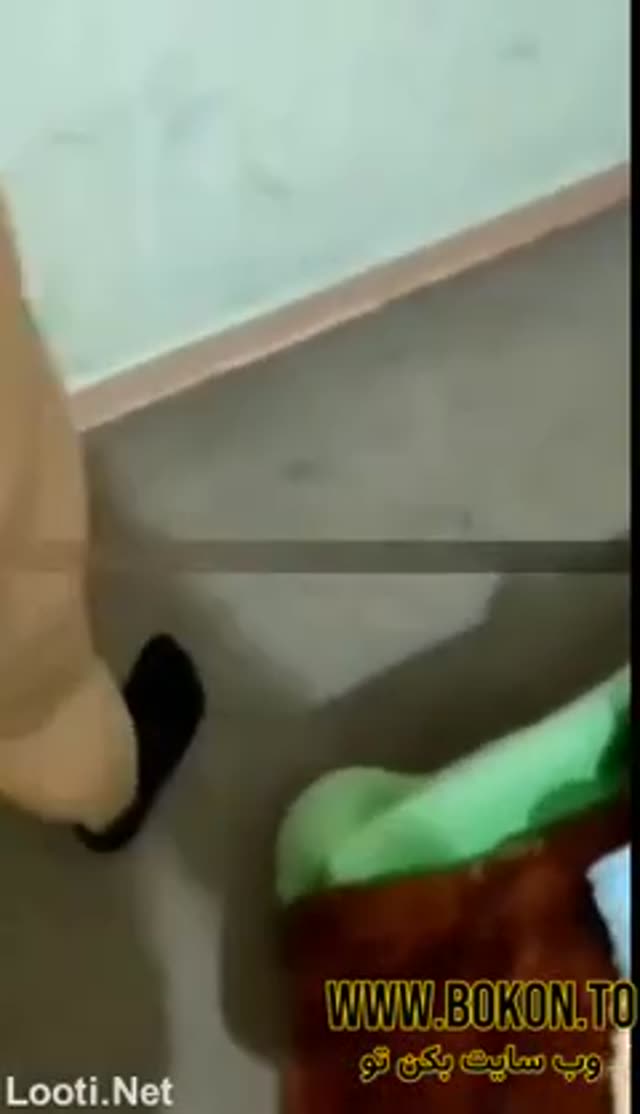 نامزدش برده خونشون کیرش تا خایه میکنه تو کونش.mp4
