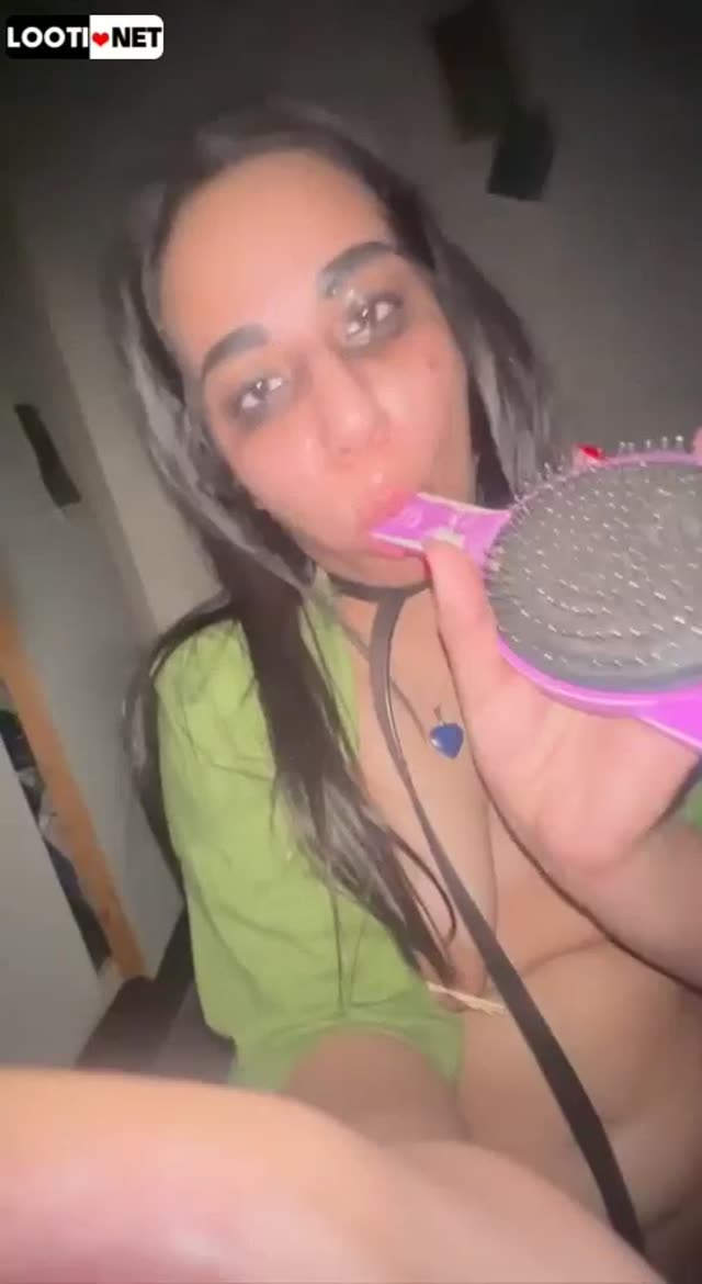 دختر سگ حشر اصفهانی برس میکنه تو کونش