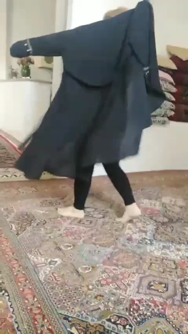 مخفی از مانتو پوشیدن میلف وطنی