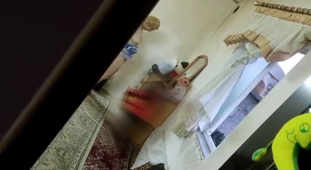 مخفی از لباس پوشیدن زن ایرانی