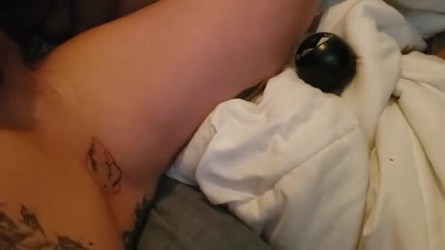BBW deepthroats rides to creampie and licks it up