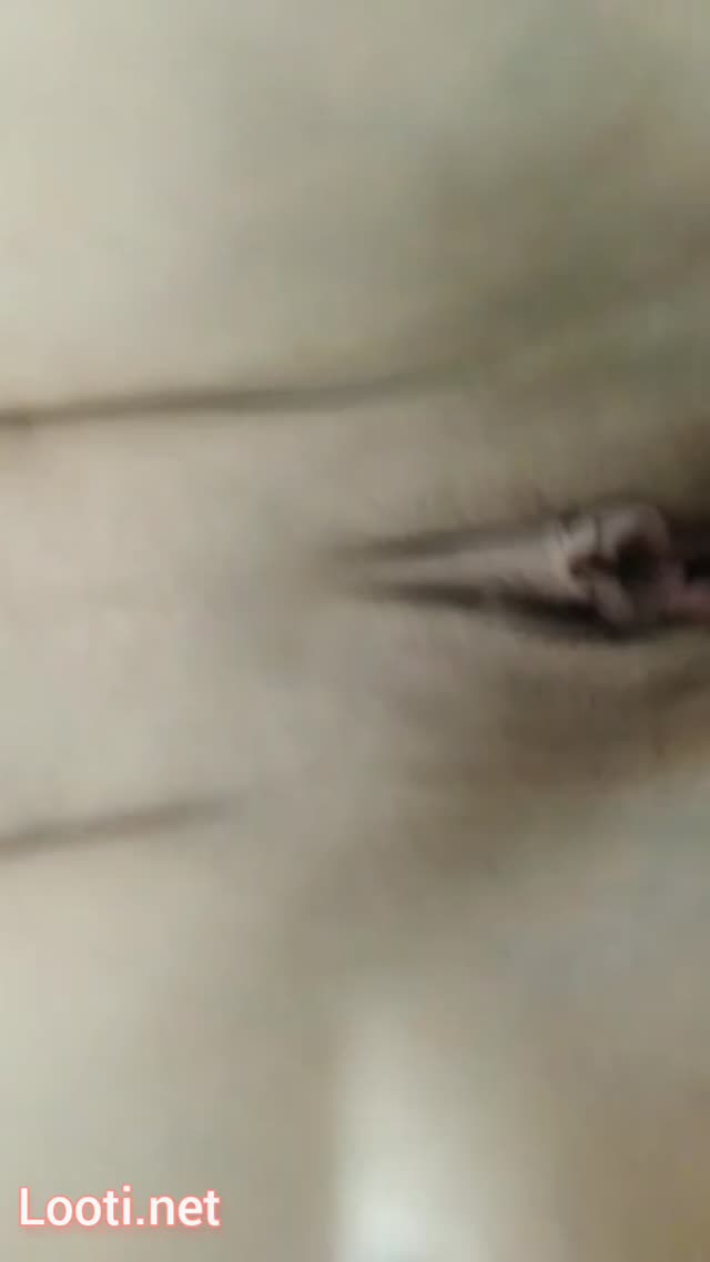 سکس با زن حشريش روي تخت