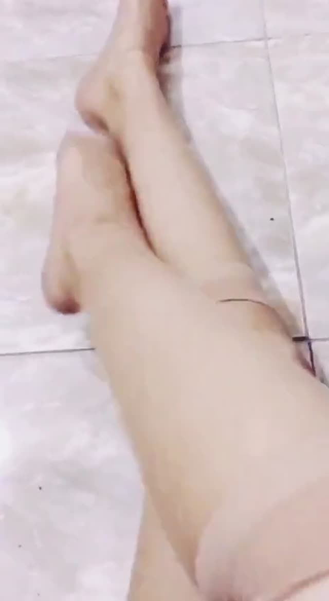 نمایش سکسی پا از خانم ایرانی پارت 1