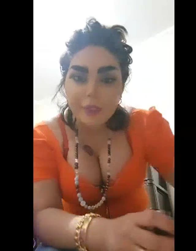 لایو شلوار درآوردن دختر مو مشکی ایرانی