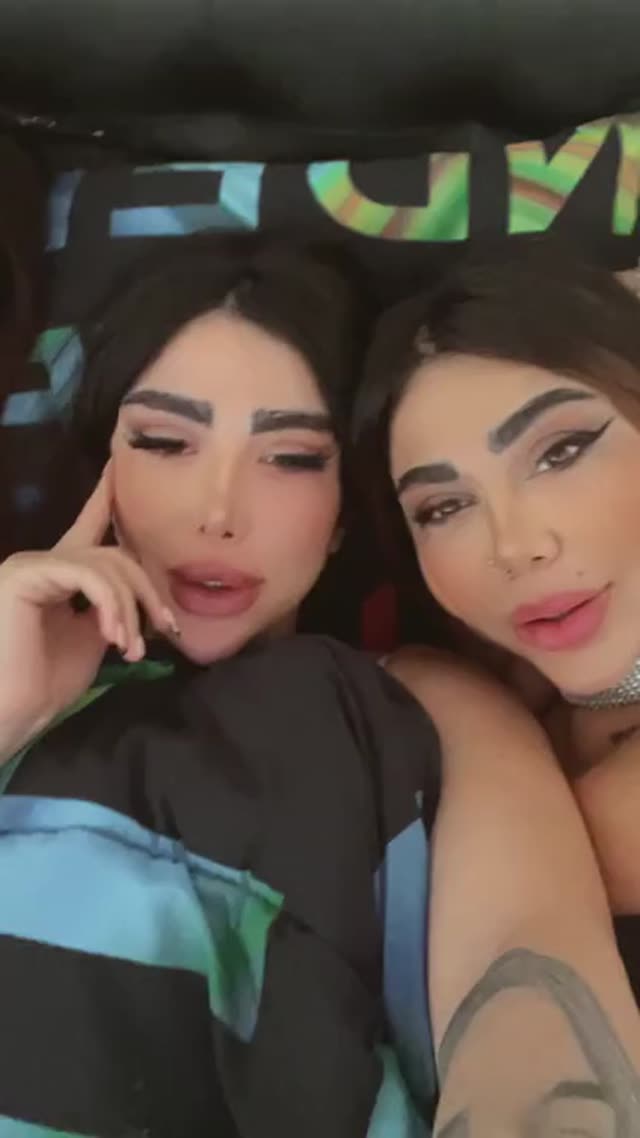 لایو نکته دار دخترای ایرانی، نوک ممه نشون میده