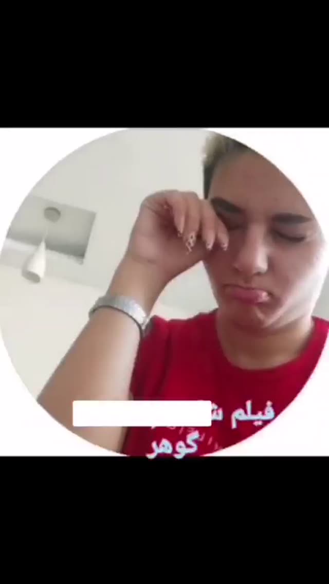 ویدیو مسیج بدن نمایی دختر ایرانی با مدل موی پسرونه