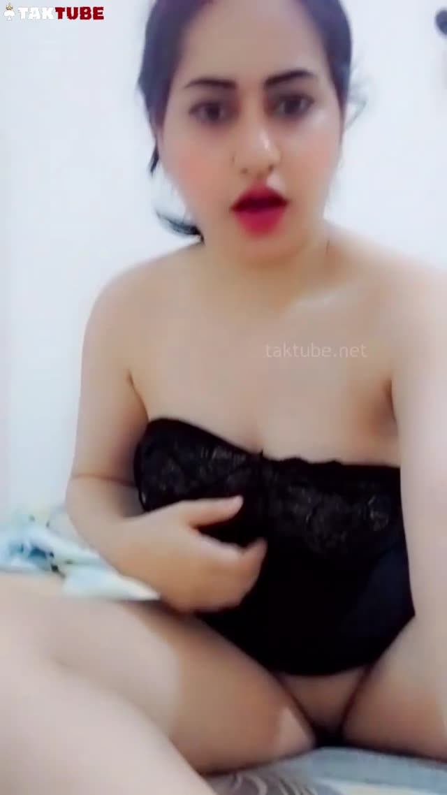 اندام نمایی زن سکسی و هورنی پارت سوم
