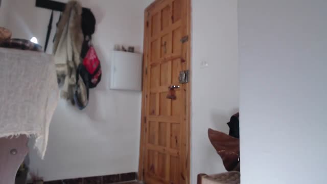Big ass latina gives Amazon delivery guy blowjob
